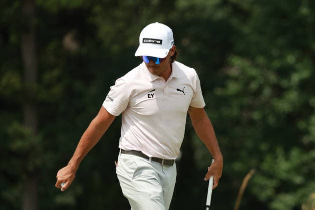 Rocket Classic DETROIT, MICHIGAN - JULY 31: Rickie Fowler of the United States plays his putt on the 9th green during the second round of the Rocket Classic 2026 at the Detroit Country Club in Detroit, Michigan, MI, USA Friday, July 31, 2026. Detroit Michigan United States  Copyright: xJorgexLemusx originalFilename:lemus-rocketcl260731_npUfm.jpg