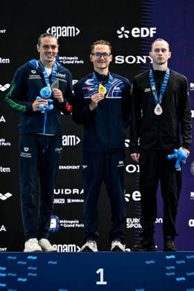 Filippo Pelati of Italy, silver, Ranjuo Tomblin of Great Britain, gold, Zakhar Trofimov Neutral Athlete B, bronze attend the medal ceremony of the artistic swimming Solo Tech Men Final during the European Aquatics Championships at the Olympic Aquatic Center in Paris (France), July 31, 2026. Andrea Masini Deepbluemedia Insidefoto