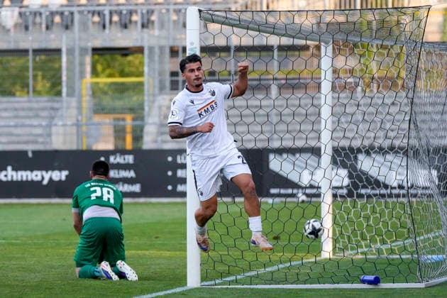 Torschütze Tasos Leonidis (SVS, 29), Spieler vom SV Sandhausen (SVS), jubelt über das Tor zum 5:0, Jubel, jubeln, Torjubel, Torerfolg, celebrate the goal, goal, celebration, jubelt ueber das Tor, Freuen, Freude, freut sich, optimistisch, positiv, Spielszene, Highlight, Einzelbild, Einzelfoto, Aktion, Action, 31.07.2026, Sandhausen (Deutschland), Fussball, bfv-Verbandspokal, 3. Runde, SV Sandhausen - TSG 1862 09 Weinheim