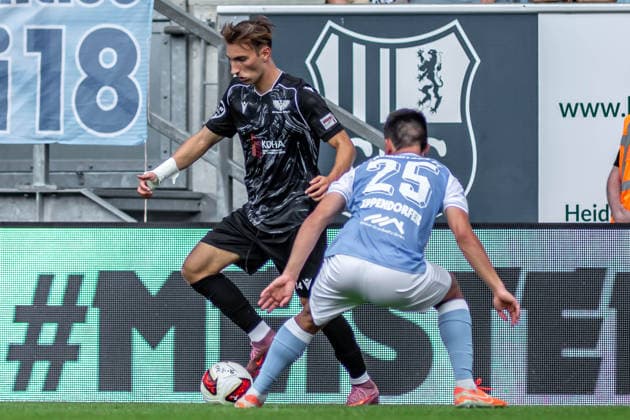 Chemnitz, Deutschland 31. Juli 2026: Regionalliga Nordost - 2026 2027 - Sp. 2 - Chemnitzer FC gegen BFC Preussen Im Bild: v. li. im Zweikampf Luca Butkovic (BFC) und Roman Eppendorfer (CFC) Copyright: xFotostandx xNachtigallx