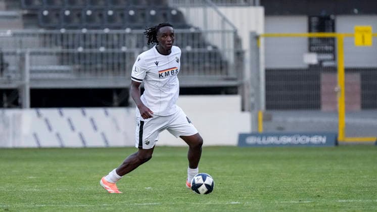 Gaoussou Dabo (SVS, 44), am Ball, Freisteller, Ganzkörper, Einzelbild, Einzelfoto, Aktion, Action, 31.07.2026, Sandhausen (Deutschland), Fussball, bfv-Verbandspokal, 3. Runde, SV Sandhausen - TSG 1862 09 Weinheim