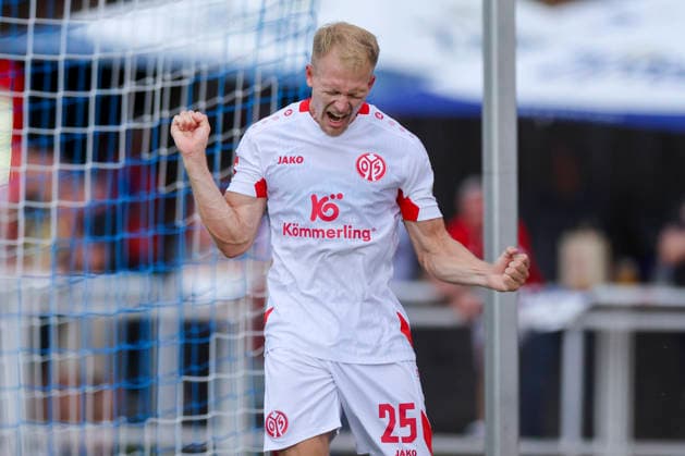 Andreas Hanche-Olsen (1. FSV Mainz 05) celebrates after scoring his teams first goal during the pre-season friendly match between 1. FSV Mainz 05 and Shabab Al Ahli at Grenzlandstadium Arena on July 31, 2026 in Kufstein, Austria. (Photo by Marco Steinbrenner DeFodi Images) -