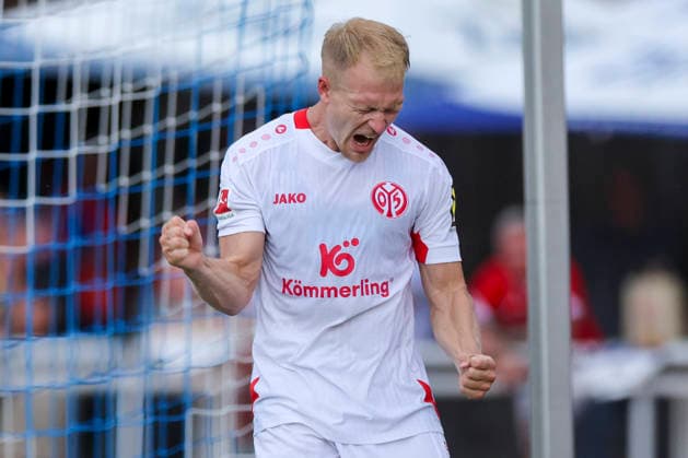 Andreas Hanche-Olsen (1. FSV Mainz 05) celebrates after scoring his teams first goal during the pre-season friendly match between 1. FSV Mainz 05 and Shabab Al Ahli at Grenzlandstadium Arena on July 31, 2026 in Kufstein, Austria. (Photo by Marco Steinbrenner DeFodi Images) -