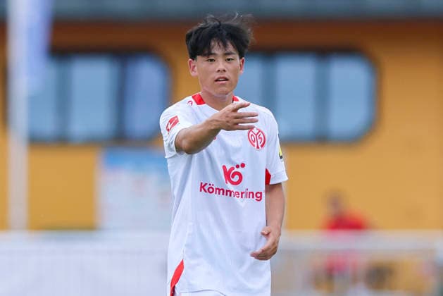 Taiyu Yamasaki (1. FSV Mainz 05) gestures during the pre-season friendly match between 1. FSV Mainz 05 and Shabab Al Ahli at Grenzlandstadium Arena on July 31, 2026 in Kufstein, Austria. (Photo by Marco Steinbrenner DeFodi Images) -