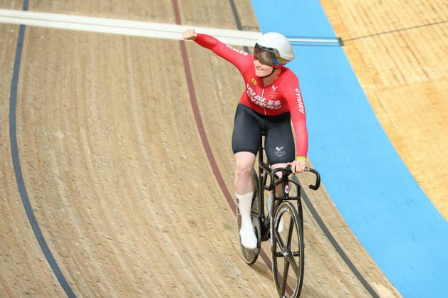 July 31, 2026, Glasgow, Scotland, Great Britain: RHIAN EDMUNDS of Wales celebrare winning the Track cycling, Rad, Radsport, Bahnrad, Bahn Women s Sprint Bronze Medal Race of the Commonwealth Games Glasgow 2026 in Glasgow, Scotland. Commowealth Games 2026: Track Cycling  - ZUMAc179 20260731_zep_c179_300 Copyright: xMickaelxChavetx