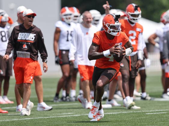 Cleveland Browns Deshaun Watson (4)rolls out during training camp in Berea, Ohio on Friday July 31, 2026.  CLE20260731114 AARONxJOSEFCZYK