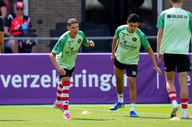 Friendly: Sparta Rotterdam v MSV Duisburg Rotterdam - Robin van Cruijsen of Sparta Rotterdam, Younes Jaber El Meftahi of Sparta Rotterdam before a friendly in preparation of the 2026 2027 season. The match is set between Sparta Rotterdam and MSV Duisburg at Het Kasteel on 1 August 2026 in Rotterdam, The Netherlands. (Hero Images Danny de Groot) Copyright: xDannyxdexGrootx