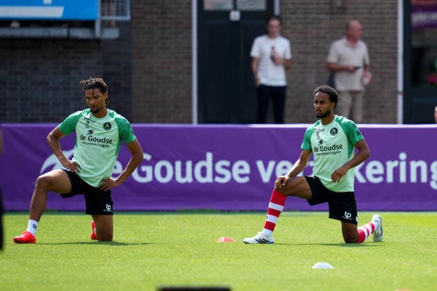 Friendly: Sparta Rotterdam v MSV Duisburg Rotterdam - Alwande Roaldsoy of Sparta Rotterdam, Marvin Young of Sparta Rotterdam before a friendly in preparation of the 2026 2027 season. The match is set between Sparta Rotterdam and MSV Duisburg at Het Kasteel on 1 August 2026 in Rotterdam, The Netherlands. (Hero Images Danny de Groot) Copyright: xDannyxdexGrootx