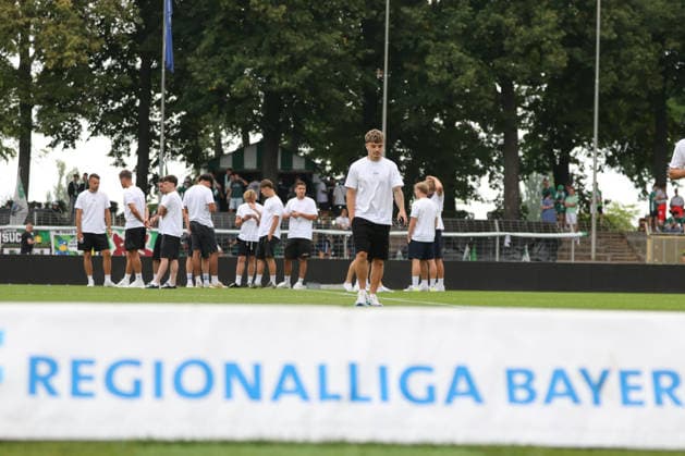 01.08.2026, Herren, Fussball, Saison 2026 2027, Regionalliga Bayern, 2. Spieltag: 1. FC Schweinfurt 1905 - TSV 1860 München Spieler des TSV 1860 München auf dem Rasen Schweinfurt Riedel-Bau-Arena im Sachs-Stadio Bayern Unterfranken Deutschland