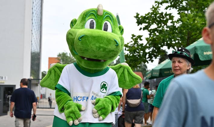 01.08.2026 - SpVgg Greuther Fürth Fuerth - Mannschaftsvorstellung Saisoneröffnung 2026 2027 - - xwoxzix - Drache Eddy ( Maskottchen SpVgg Greuther Fürth )