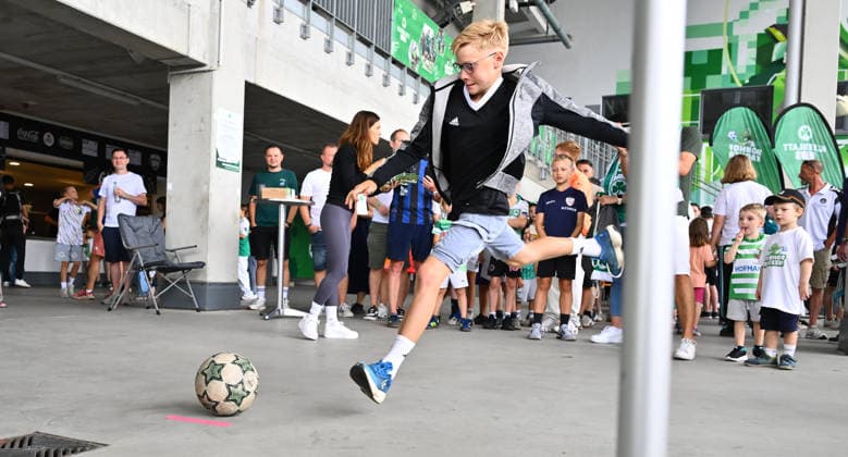 01.08.2026 - SpVgg Greuther Fürth Fuerth - Mannschaftsvorstellung Saisoneröffnung 2026 2027 - - xwoxzix - Impression - Aktionsfläche