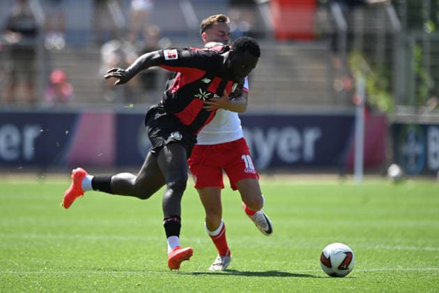 Victor BONIFACE (LEV) gegen Marvin OBUZ (RWE) Fussball 1. Bundesliga, Testspiel, testmatch, friendly match, Freundschaftsspiel, Bayer Leverkusen (LEV) - Rot Weiss Essen 3-0, am 01.08.2026 in Leverkusen Deutschland. DFL regulations prohibit any use of photographs as image sequences and or quasi-video Â