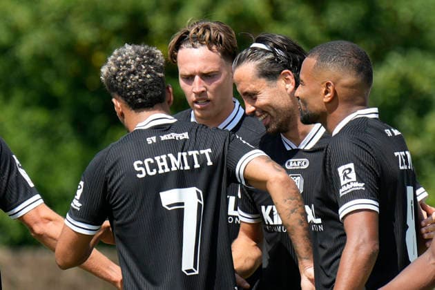 01.08.2026, Sportplatz BW Schinkel, Osnabrück, GER, 2. und 3. Liga, Testspiel: SV Meppen vs VfL Osnabrück, Jubel nach 1:0 von Ersin Zehir (SV Meppen 6), 2.v.r. DFL REGULATIONS PROHIBIT ANY USE OF PHOTOGRAPHS AS IMAGE SEQUENCES AND OR QUASI-VIDEO. Osnabrück Niedersachsen Niederlande Sportplatz BW Schinkel
