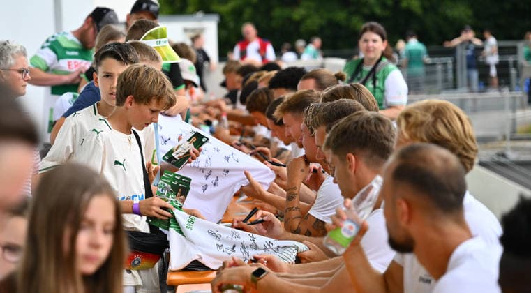 01.08.2026 - SpVgg Greuther Fürth Fuerth - Mannschaftsvorstellung Saisoneröffnung 2026 2027 - - xwoxzix - Autogrammstunde -