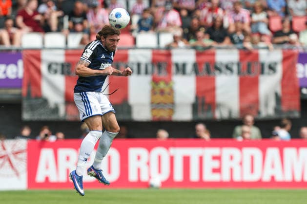 2026-08-01 Sparta Rotterdam v MSV Duisburg - Pre Season Friendly ROTTERDAM, NETHERLANDS - AUGUST 1: Joshua Bitter of MSV Duisburg wins the headed ball during the Pre Season Friendly match between Sparta Rotterdam and MSV Duisburg at Sparta-stadion Het Kasteel on August 1, 2026 in Rotterdam, Netherlands. Rotterdam Sparta-stadion Het Kasteel Netherlands Content not available for redistribution in The Netherlands directly or indirectly through any third parties. Copyright: xHansxvanxderxValkx