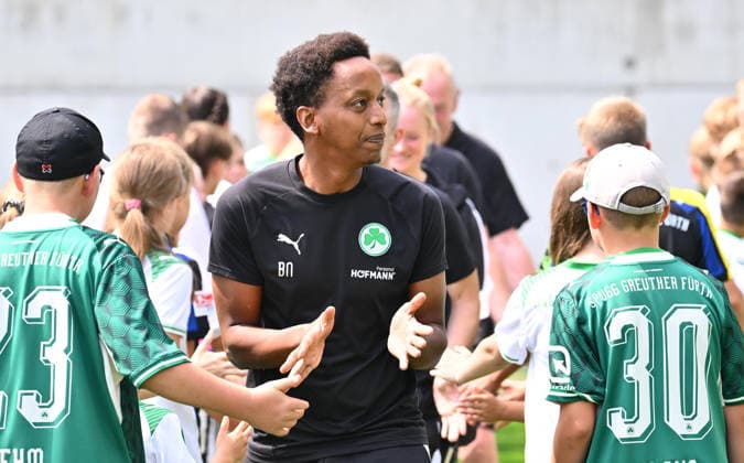 01.08.2026 - SpVgg Greuther Fürth Fuerth - Mannschaftsvorstellung Saisoneröffnung 2026 2027 - - xwoxzix - Benjamin Ngarambe (Physio SpVgg Greuther Fürth )