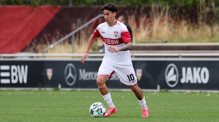2026.08.01, Deutschland, Stuttgart, Fußball VfB Stuttgart II vs. FC Astoria Walldorf, Nicolas Sessa (VfB)