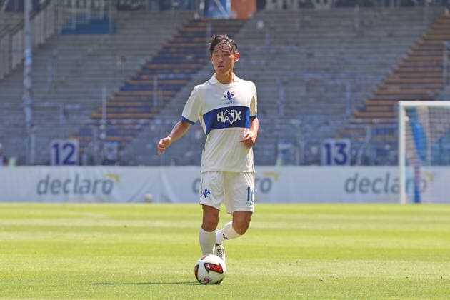 01.08.2026, xtvx, Fussball Testspiel, SV Darmstadt 98 - FC Portsmouth v.l. Hiroki Akiyama (SV Darmstadt 98) Freisteller, runs with the ball (DFL DFB REGULATIONS PROHIBIT ANY USE OF PHOTOGRAPHS as IMAGE SEQUENCES and or QUASI-VIDEO) Darmstadt