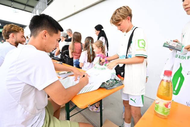 01.08.2026 - SpVgg Greuther Fürth Fuerth - Mannschaftsvorstellung Saisoneröffnung 2026 2027 - - xwoxzix - Autogrammstunde - Shinta Appelkamp (8, SpVgg Greuther Fürth )