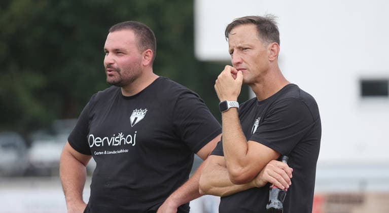 Freiberg , Fußball U19 DFB Pokal Junioren SGV Heilbronn-Freiberg vs. VfL Wolfsburg , von links: Ihsan basaran Ramon Gehrmann ( SGV )