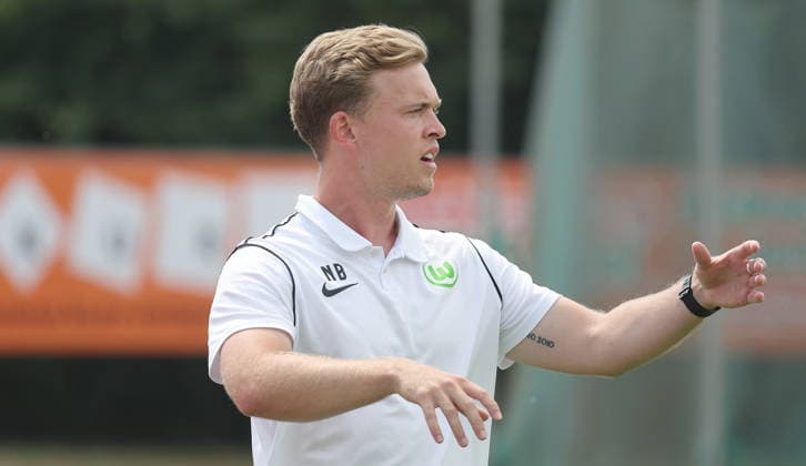 Freiberg , Fußball U19 DFB Pokal Junioren SGV Heilbronn-Freiberg vs. VfL Wolfsburg , Niklas Bräuer ( Wolfsburg )
