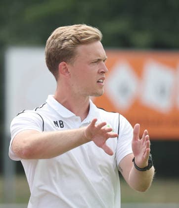 Freiberg , Fußball U19 DFB Pokal Junioren SGV Heilbronn-Freiberg vs. VfL Wolfsburg , Niklas Bräuer ( Wolfsburg )