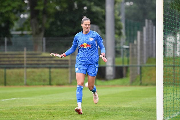 Fußball I Frauen I Saison 2026-2027 I Freundschaftsspiel I RB Leipzig - VfL Wolfsburg I 01.08.2026 Elvira Johanna Herzog (1, Rasenballsport Leipzig) Freisteller, Nahaufnahme, Porträt, Portrait, Einzelfoto, Einzelbild, Körper Markranstädt Rasenplatz, Stadion am Bad Großfeld, Am Stadtbad 30 Sachsen Deutschland Copyright: xLobeca InesxHähnelx