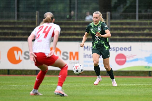 Fußball I Frauen I Saison 2026-2027 I Freundschaftsspiel I RB Leipzig - VfL Wolfsburg I 01.08.2026 Anny Kerim-Lindland (38, VfL Wolfsburg) spielt den Ball Freisteller, Nahaufnahme, Porträt, Portrait, Einzelfoto, Einzelbild, Körper Markranstädt Rasenplatz, Stadion am Bad Großfeld, Am Stadtbad 30 Sachsen Deutschland Copyright: xLobeca InesxHähnelx