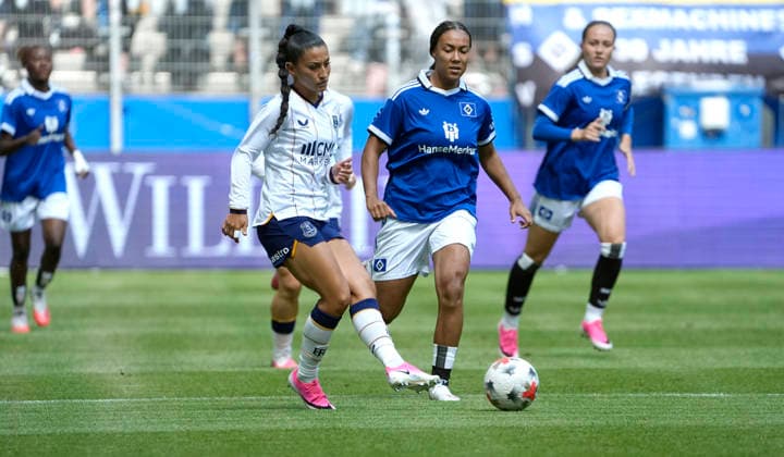 Foto : Maz Pacheco ( Everton ) gegen Melina KRÜGER (HSV , rechts) HSV Saisoneröffnung am Sa. 01.08.2026 Fussball Testspiel der Damen Hamburger SV - FC Everton