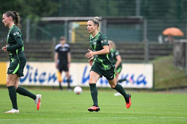 Fußball I Frauen I Saison 2026-2027 I Freundschaftsspiel I RB Leipzig - VfL Wolfsburg I 01.08.2026 Svenja Huth (10, VfL Wolfsburg) (r.) Freisteller, Nahaufnahme, Porträt, Portrait, Einzelfoto, Einzelbild, Körper Markranstädt Rasenplatz, Stadion am Bad Großfeld, Am Stadtbad 30 Sachsen Deutschland Copyright: xLobeca InesxHähnelx