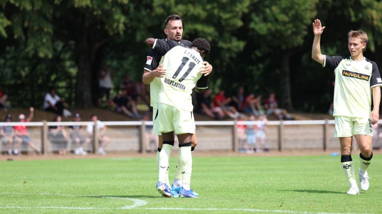 01.08.2026, xrekx, Fussball Testspiel, FC Metz - 1.FC Kaiserslautern v.l. Torjubel nach dem Tor zum celebrating the goal celebrate 0:2 durch Mergim Berisha (1.FC Kaiserslautern) mit Ibrahim Kanate (1.FC Kaiserslautern) Naatan Skyttä Skyttae (1.FC Kaiserslautern) (DFL DFB REGULATIONS PROHIBIT ANY USE OF PHOTOGRAPHS as IMAGE SEQUENCES and or QUASI-VIDEO) Metz