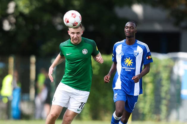 01.08.2026, Fussball, Herren, Regionalliga Nord, 1. Spieltag, HSC Hannover - BSV Kickers Emden Denis Vukancic (10 HSC Hannover) Ibrahim Touray (blau 57 BSV Kickers Emden)