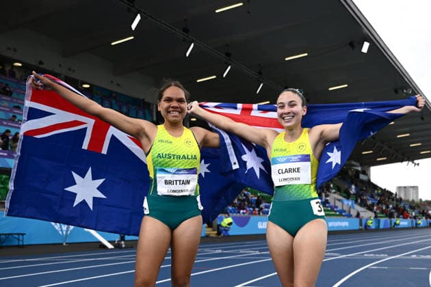 COM26 ATHLETICS, Rhiannon Clarke of Australia (right) celebrates with Briseis Brittain of Australia after winning theT38 200m Final during the Glasgow 2026 Commonwealth Games at Scotstoun Stadium in Glasgow, Scotland, Saturday, August 1, 2026. ( NO ARCHIVING, EDITORIAL USE ONLY Glasgow United Kingdom  Copyright: xJOELxCARRETTx 20260801192942816434