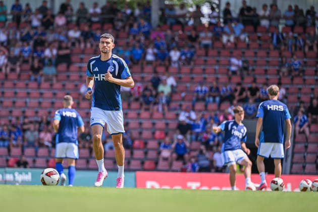 01.08.2026, Fussball, Saison 2026 2027, Testspiel, KSV Hessen Kassel - FC Schalke 04, Dejan Ljubicic (FC Schalke 04) Kassel Auestadion Deutschland xRHR-FOTO YYx Copyright: KROEGER RHR-FOTOx RHR-FOTO YY
