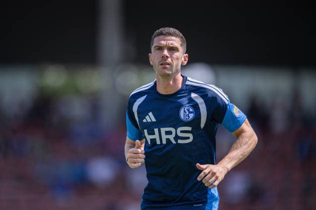 01.08.2026, Fussball, Saison 2026 2027, Testspiel, KSV Hessen Kassel - FC Schalke 04, Robin Gosens (FC Schalke 04) Kassel Auestadion Deutschland xRHR-FOTO YYx Copyright: KROEGER RHR-FOTOx RHR-FOTO YY