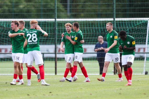 01.08.2026, Fussball, Herren, Regionalliga Nord, 1. Spieltag, HSC Hannover - BSV Kickers Emden Torjubel zum 4:1 durch Paul Wegner (3 HSC Hannover)