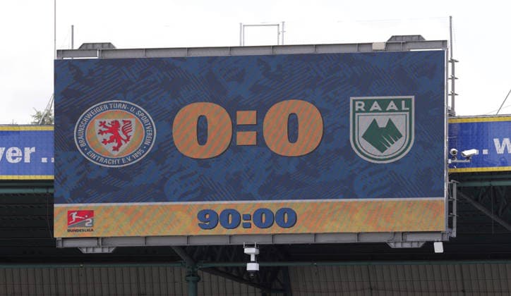 Fussball, Herren, Saison 2026 2027 2.BL, Eintracht Stadion, Eintracht Braunschweig gegen RAAL La Louviere, Saisonvorbereitung, Testspiel, 0-0 DFL REGULATIONS PROHIBIT ANY USE OF PHOTOGRAPHS AS IMAGE SEQUENCES AND OR QUASI-VIDEO.