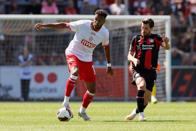 Fußball Testspiel Bayer 04 Leverkusen - Rot-Weiss Essen am 01.08.2026 im Ulrich-Haberland-Stadion in Ulrich-Haberland-Stadion Ruben Reisig ( Rot-Weiss Essen )