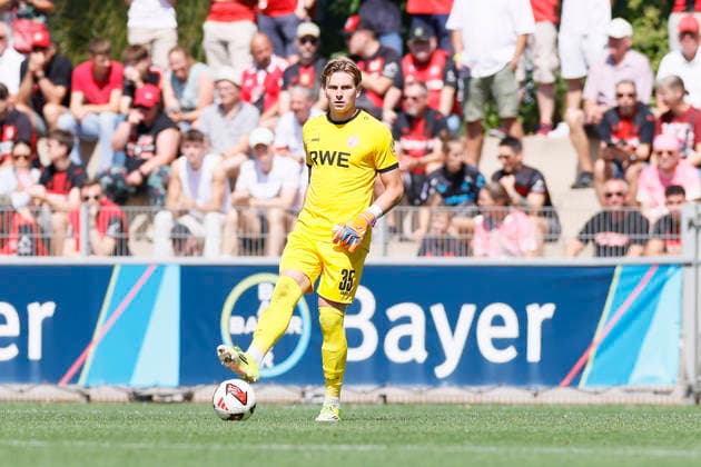 Fußball Testspiel Bayer 04 Leverkusen - Rot-Weiss Essen am 01.08.2026 im Ulrich-Haberland-Stadion in Ulrich-Haberland-Stadion Felix Wienand ( Rot-Weiss Essen )