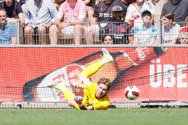 Fußball Testspiel Bayer 04 Leverkusen - Rot-Weiss Essen am 01.08.2026 im Ulrich-Haberland-Stadion in Ulrich-Haberland-Stadion Felix Wienand ( Rot-Weiss Essen )