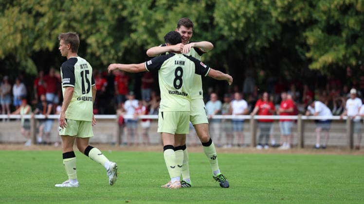 01.08.2026, xrekx, Fussball Testspiel, FC Metz - 1.FC Kaiserslautern v.l. Torjubel nach dem Tor zum celebrating the goal celebrate 0:3 durch Semih Sahin (1.FC Kaiserslautern) mit Jacob Rasmussen (1.FC Kaiserslautern) (DFL DFB REGULATIONS PROHIBIT ANY USE OF PHOTOGRAPHS as IMAGE SEQUENCES and or QUASI-VIDEO) Metz