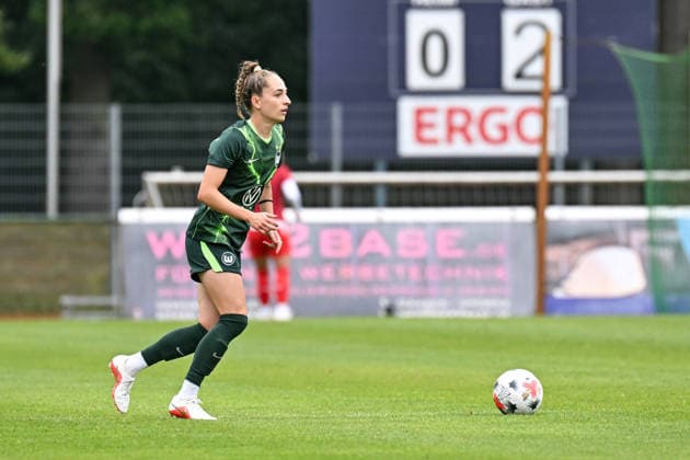 Fußball I Frauen I Saison 2026-2027 I Freundschaftsspiel I RB Leipzig - VfL Wolfsburg I 01.08.2026 Sophia Kleinherne (4, VfL Wolfsburg) Freisteller, Nahaufnahme, Porträt, Portrait, Einzelfoto, Einzelbild, Körper Markranstädt Rasenplatz, Stadion am Bad Großfeld, Am Stadtbad 30 Sachsen Deutschland Copyright: xLobeca InesxHähnelx