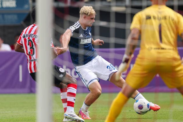 2026-08-01 Sparta Rotterdam v MSV Duisburg - Pre Season Friendly ROTTERDAM, NETHERLANDS - AUGUST 1: Peter Remmert of MSV Duisburg in action during the Pre Season Friendly match between Sparta Rotterdam and MSV Duisburg at Sparta-stadion Het Kasteel on August 1, 2026 in Rotterdam, Netherlands. Rotterdam Sparta-stadion Het Kasteel Netherlands Content not available for redistribution in The Netherlands directly or indirectly through any third parties. Copyright: xHansxvanxderxValkx