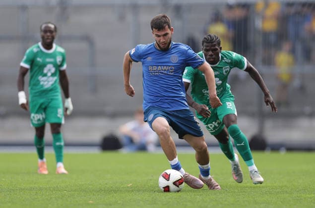 v.l., Mehmet Aydin (Eintracht Braunschweig), Nachon Nsingi (La Louviere) Fussball, Herren, Saison 2026 2027 2.BL, Eintracht Stadion, Eintracht Braunschweig gegen RAAL La Louviere, Saisonvorbereitung, Testspiel, 0-0 DFL REGULATIONS PROHIBIT ANY USE OF PHOTOGRAPHS AS IMAGE SEQUENCES AND OR QUASI-VIDEO.