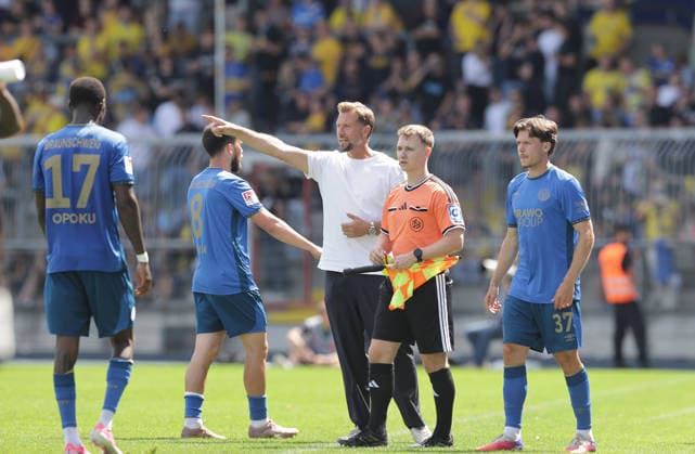 Cheftrainer Lars Kornetka (Eintracht Braunschweig) Fussball, Herren, Saison 2026 2027 2.BL, Eintracht Stadion, Eintracht Braunschweig gegen RAAL La Louviere, Saisonvorbereitung, Testspiel, 0-0 DFL REGULATIONS PROHIBIT ANY USE OF PHOTOGRAPHS AS IMAGE SEQUENCES AND OR QUASI-VIDEO.