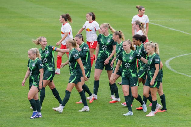 01.08.2026, xgrfx, Fussball Testspiel Frauen , RB Leipzig - VfL Wolfsburg v.l. Tor, Ella Peddemors zum 0:1 (VfL Wolfsburg) (DFL DFB REGULATIONS PROHIBIT ANY USE OF PHOTOGRAPHS as IMAGE SEQUENCES and or QUASI-VIDEO) Leipzig