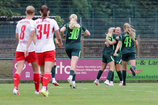 01.08.2026, xgrfx, Fussball Testspiel Frauen , RB Leipzig - VfL Wolfsburg v.l. Tor, Lou Bogaert zum 0:3 (VfL Wolfsburg) (DFL DFB REGULATIONS PROHIBIT ANY USE OF PHOTOGRAPHS as IMAGE SEQUENCES and or QUASI-VIDEO) Leipzig