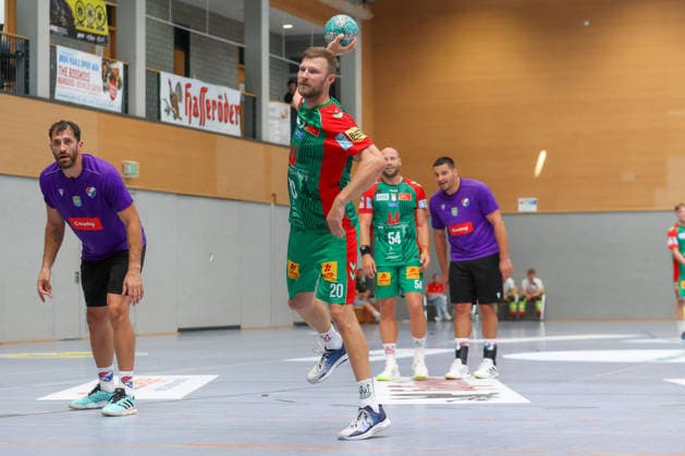 01.08.2026, xtgx, Handball - Testspiel SC Magdeburg - Corotop Gwardia Opole emspor, v.l. Philipp Weber (Magdeburg, 20) beim Siebenmeter Ilsenburg