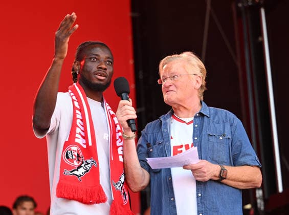 01.08.2026, xophax, Fussball 1.Bundesliga, 1.FC Koeln Saisoneröffnung beim 1.FC Köln am Rhein Energie Stadion. Mannschaft wird den Fans vorgestellt. Gideon Mensah ( 1.FC Köln ) und Michael Trippel, rechts Köln