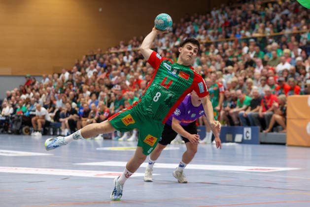 01.08.2026, xtgx, Handball - Testspiel SC Magdeburg - Corotop Gwardia Opole emspor, v.l. Tim Thielicke (Magdeburg, 8) beim Siebenmeter Ilsenburg